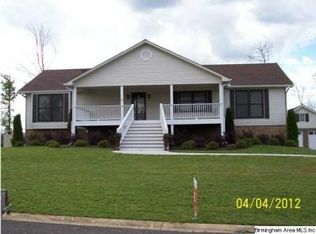 1121 13th Ct, Pleasant Grove, AL 35127