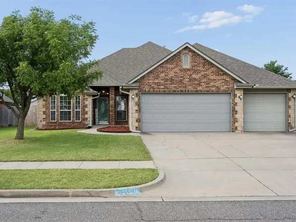 2216 SW 33rd St, Moore, OK 73170