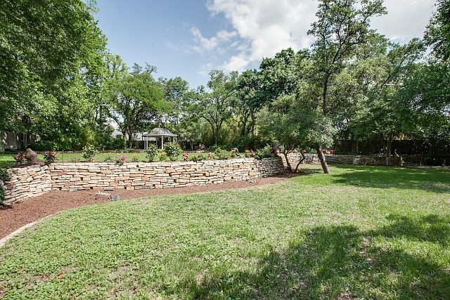1st image of 10030 Surrey Oaks Dr