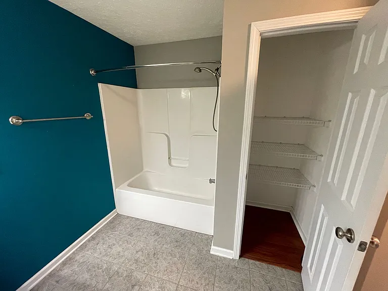1547 Overlook Cir — Photo 16