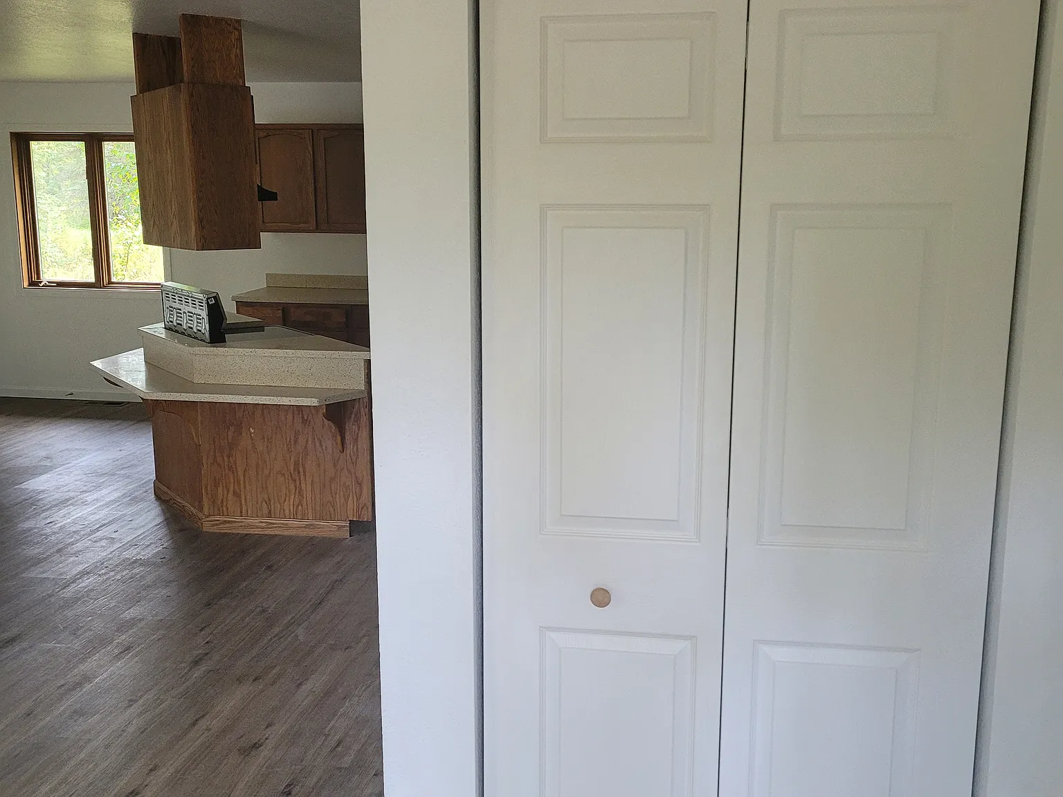 3 bed, 1456 sqft, $2,015 — Photo 2