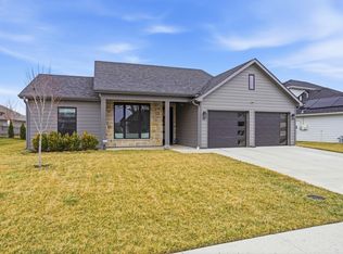 527 Tomahawk Dr, Columbia, MO 65203