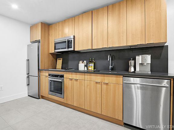 3rd image of 327 Henry St APT 1R