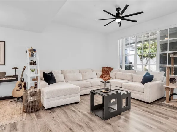 3825 Schoolhouse Rd E APT 5, Fort Myers, FL 33916