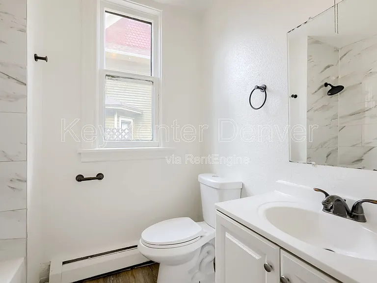 1118 6th St #A — Photo 14