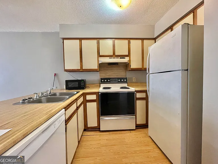 202 Eagle Ct — Photo 7