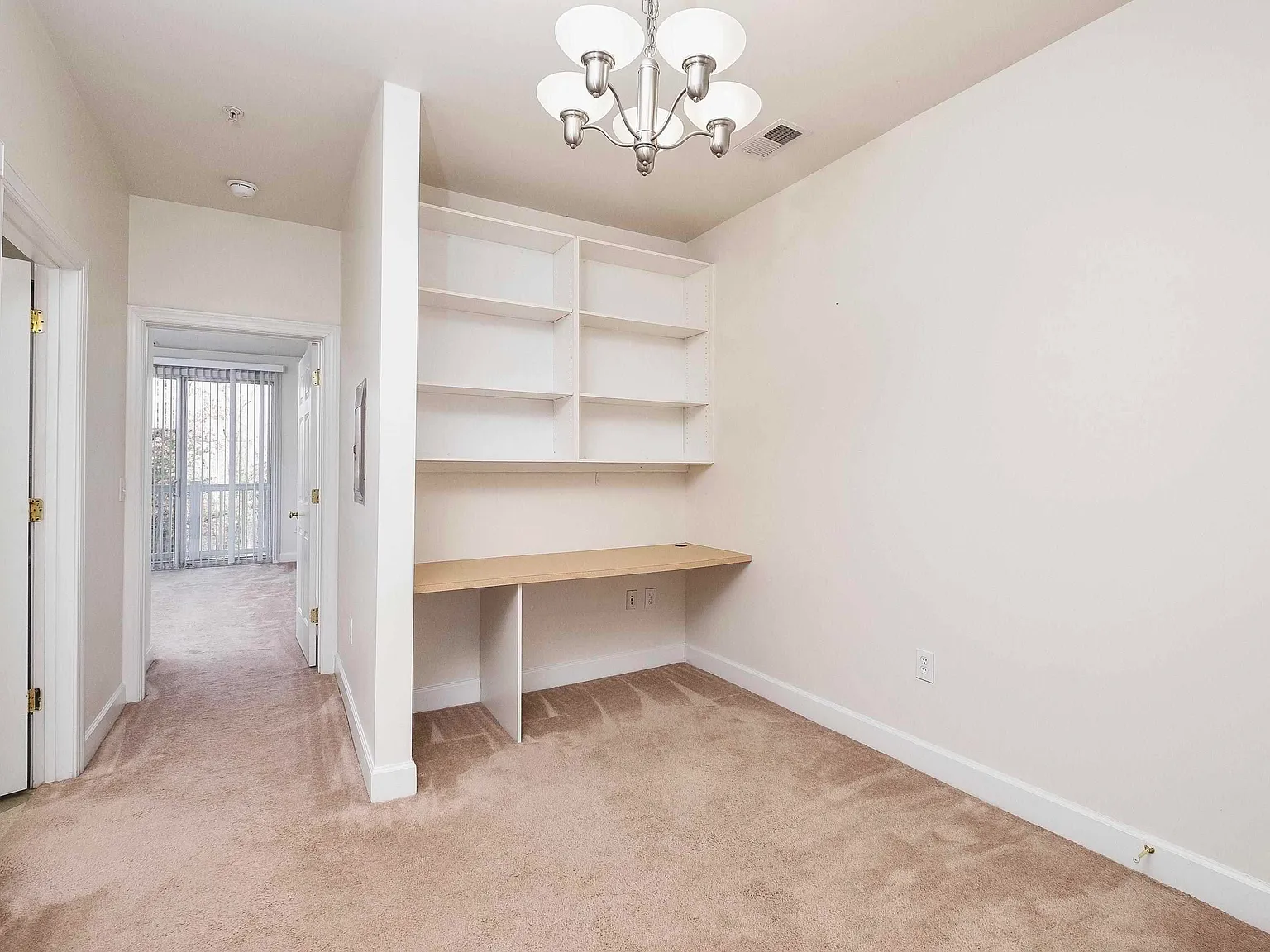 1 bed, 1.0 bath, 948 sqft, $1,625 — Photo 3