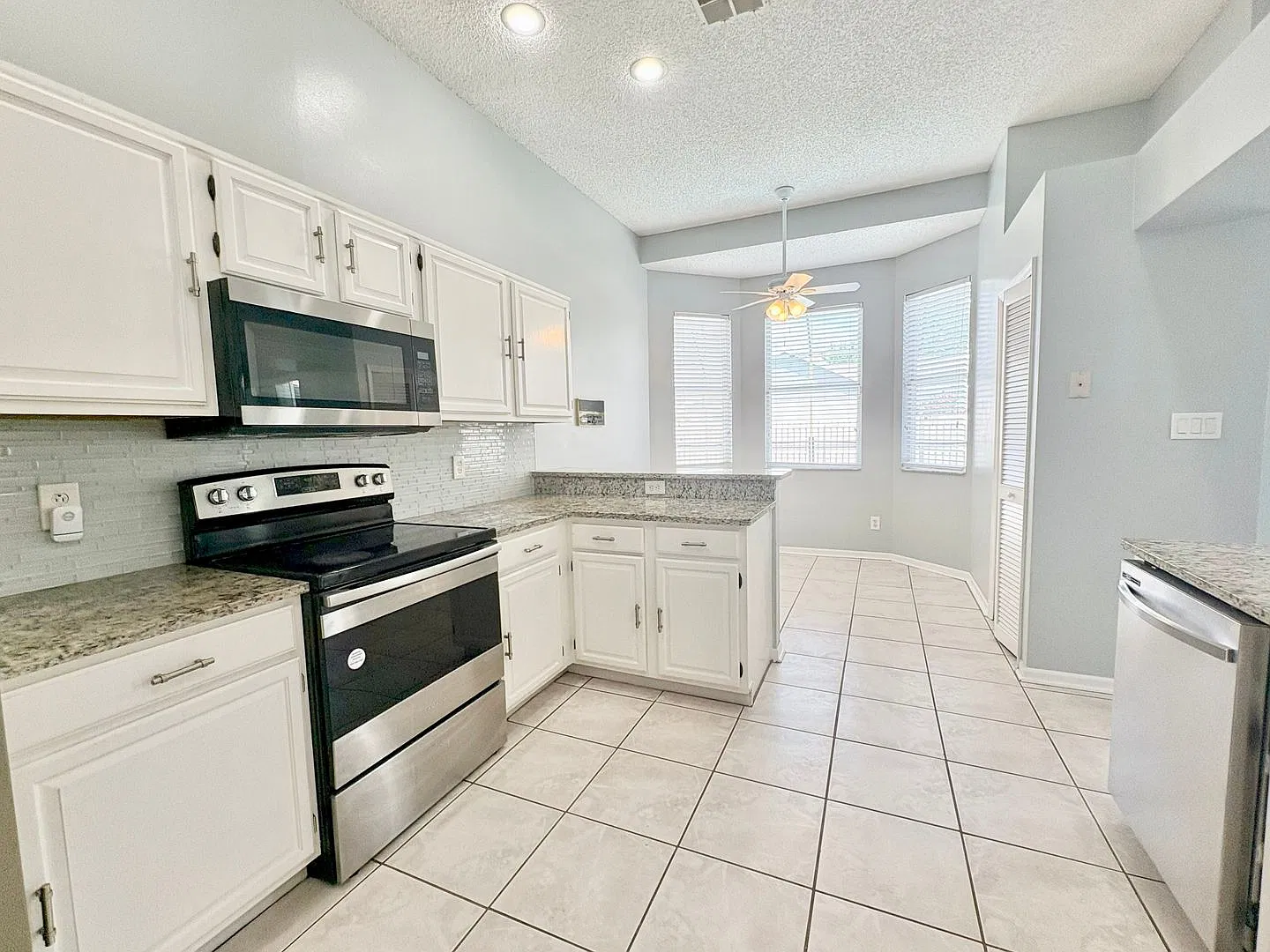 Beautiful 4 Bedroom 3.5 bath plus Bonus Room in Eagle Lending! — Photo 4