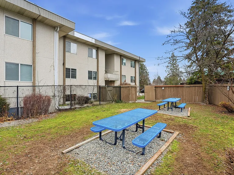 3102 E 27th Ave — Photo 48