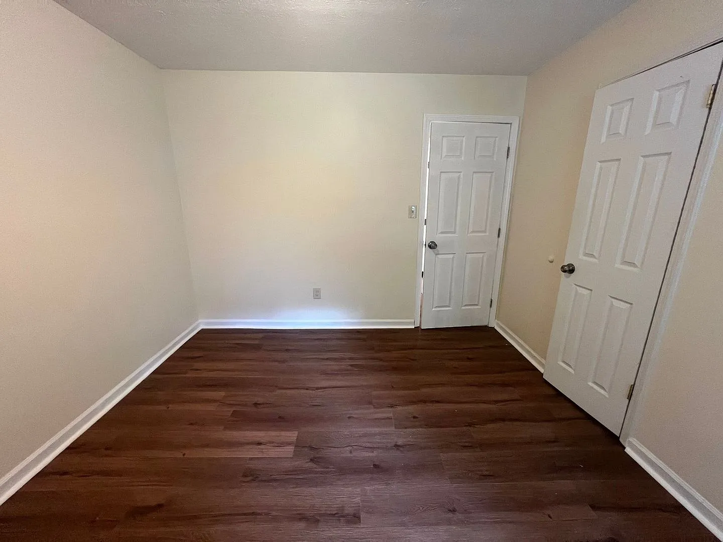 Room in 3 Bedroom Home at Hillsboro Rd SW — Photo 3