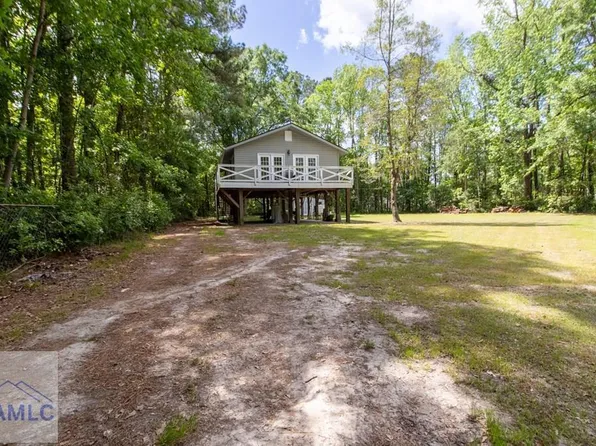 395 Clark St, Midway, GA 31320