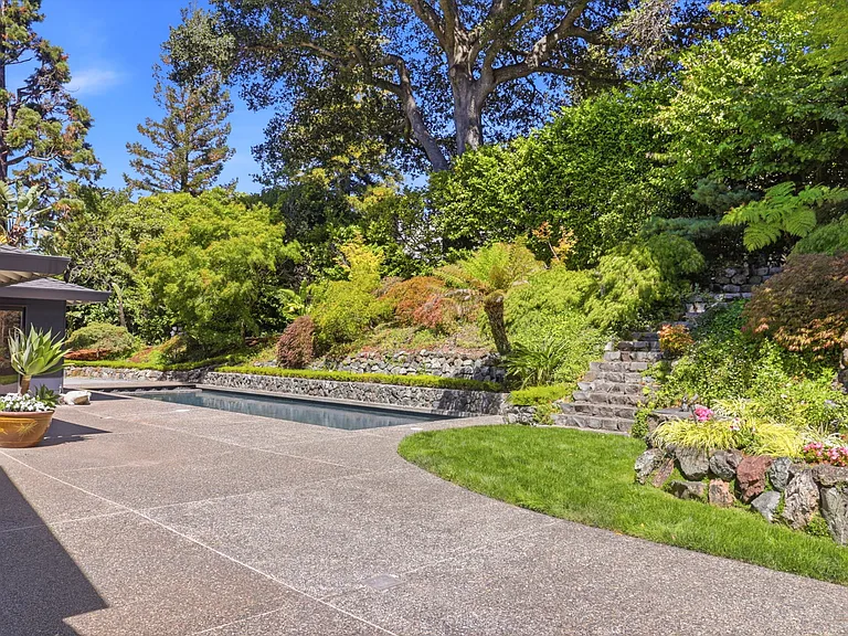 820 Eucalyptus Ave — Photo 61