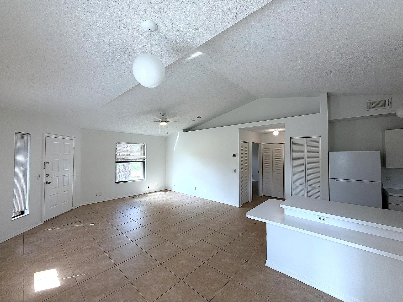 2 bed, 2.0 bath, 1005 sqft, $1,600 — Photo 4