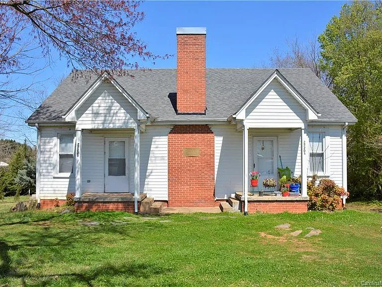 2720 Main Ave NW #A — Photo 1