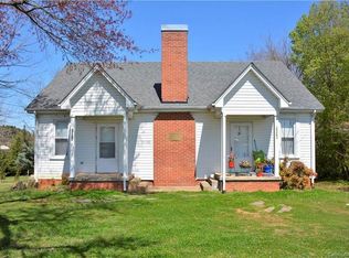 2720 Main Ave NW #A, Hickory, NC 28601