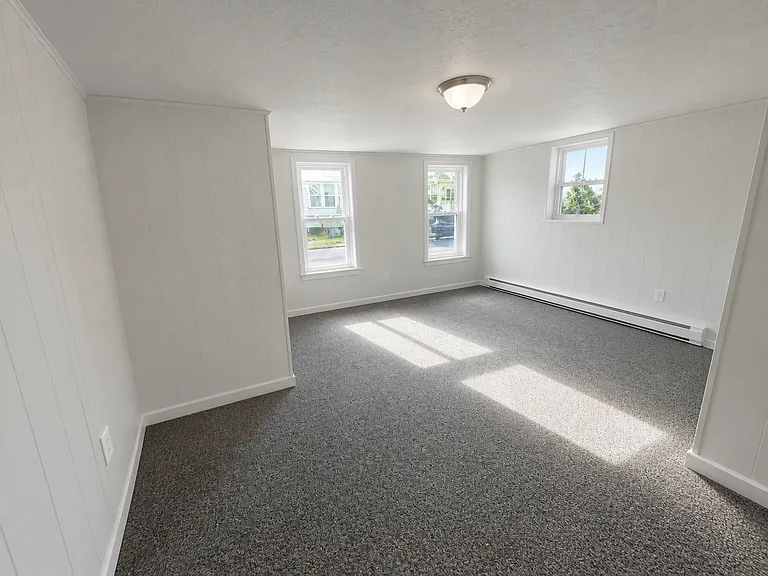 12 Summer St — Photo 3