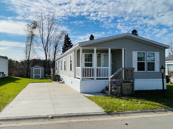 15542 Pine Cone Ct, Linden, MI 48451