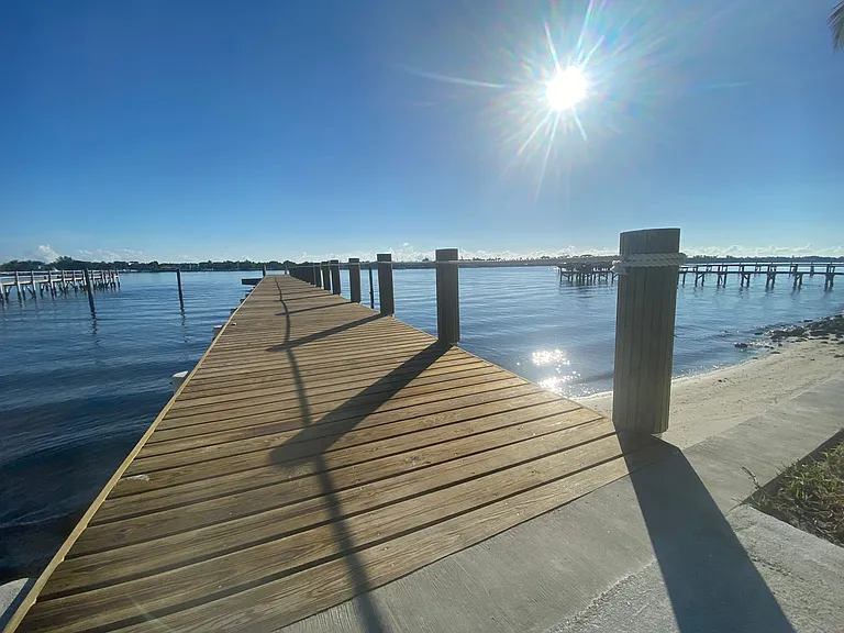 1100 S Lake Dr — Photo 10