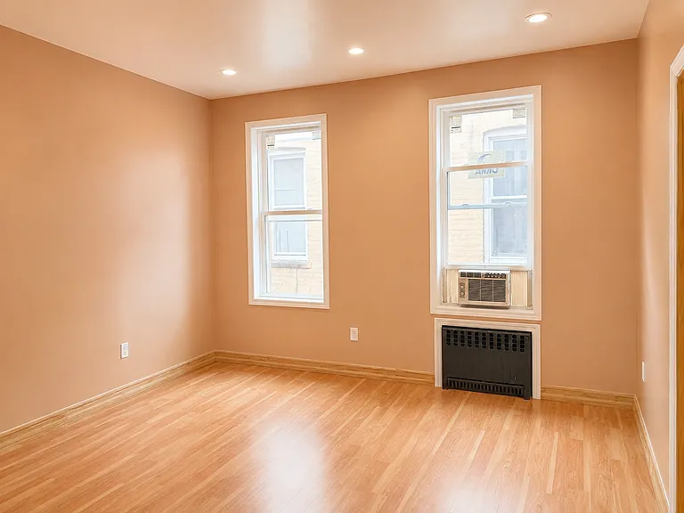 1939 Ellis Ave #2 — Photo 8