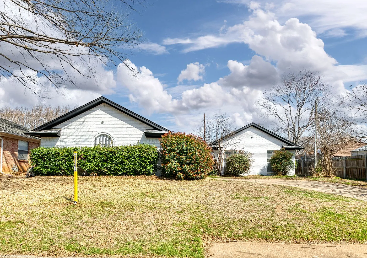 Beautiful 3 Bedroom Home Located In W. Arlington! — Photo 2