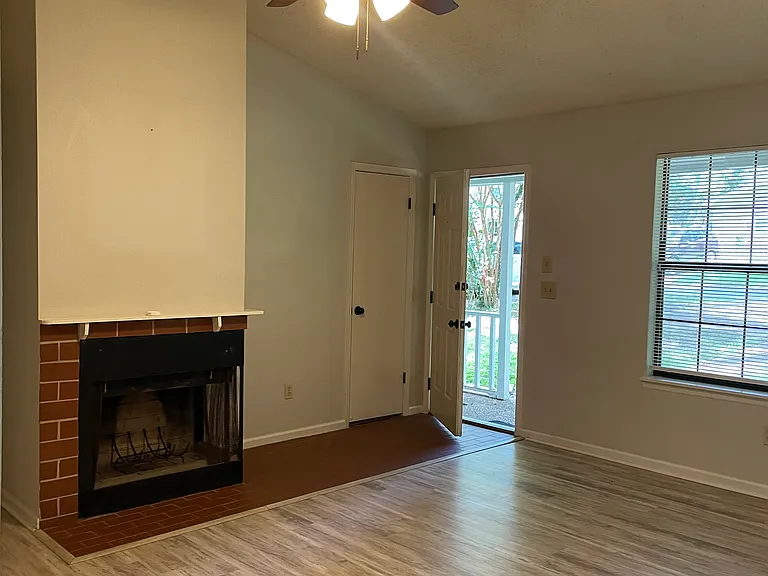 2051 Canewood Ct — Photo 2