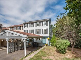 96 Rising Trail Dr, Middletown, CT 06457