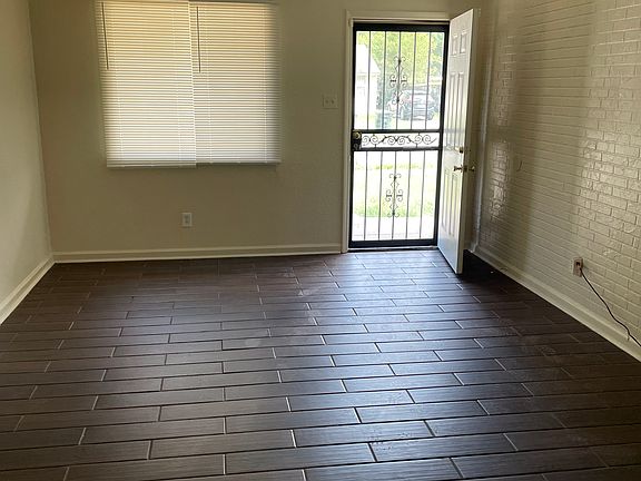 3rd image of 2935 Brewer Ave
