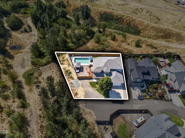 232 Willow Springs Dr, Talent, OR 97540