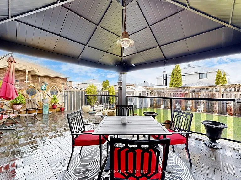 32 Stephanie Ln #UPPER — Photo 44