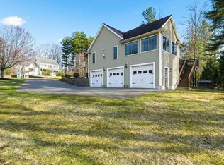 10 Rolling Meadows Ln, Haverhill, MA 01832