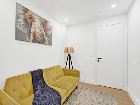 156 Tompkins Avenue image 9 of 15