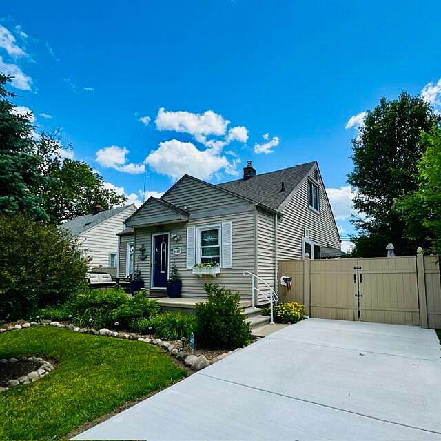 1st image of 14031 Longtin St