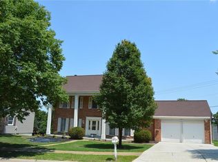 806 Henry Manor Ct, Ballwin, MO