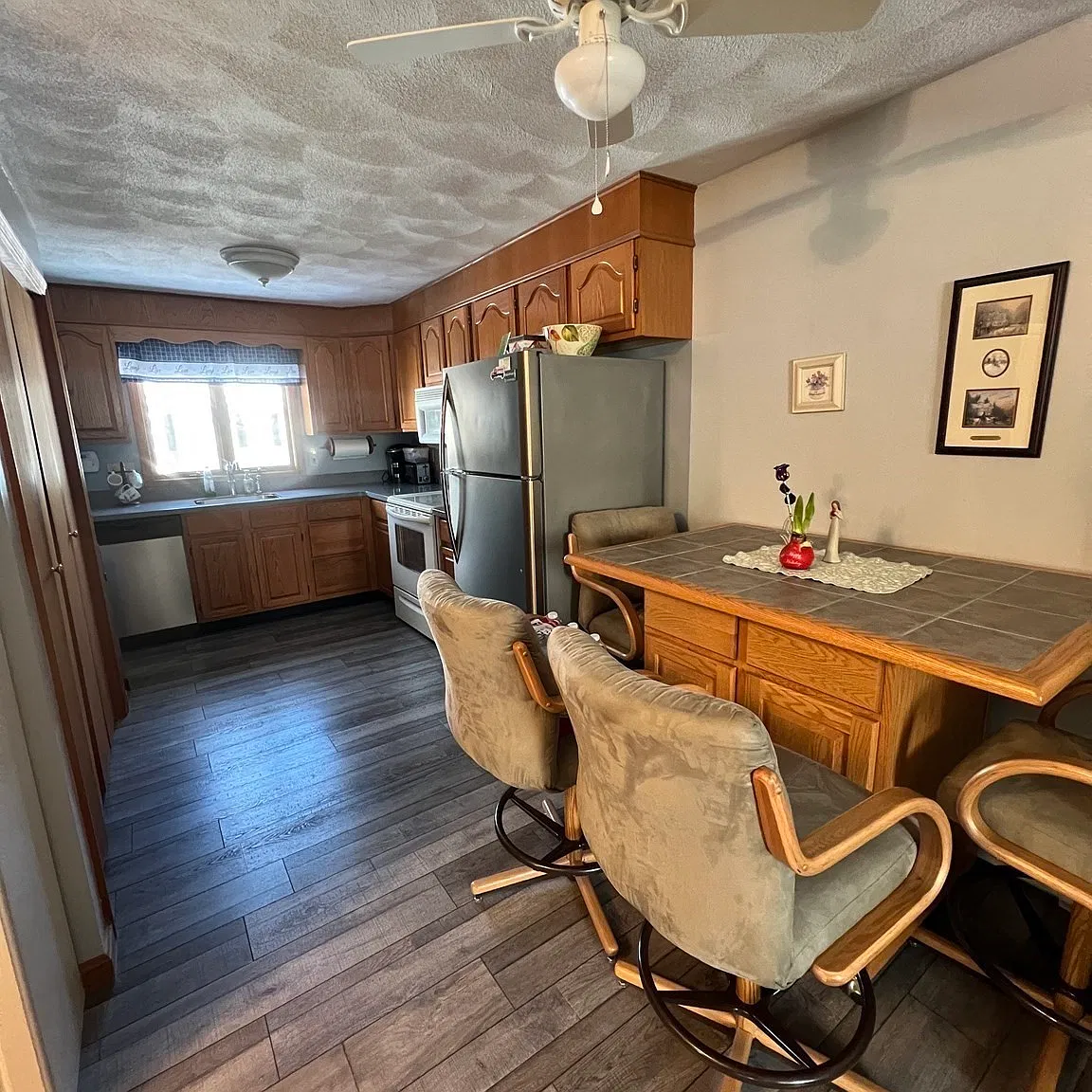 3 bed, 925 sqft, $2,950 — Photo 2