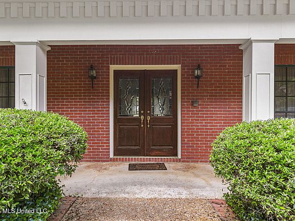 4th image of 312 Glen Cove Rd