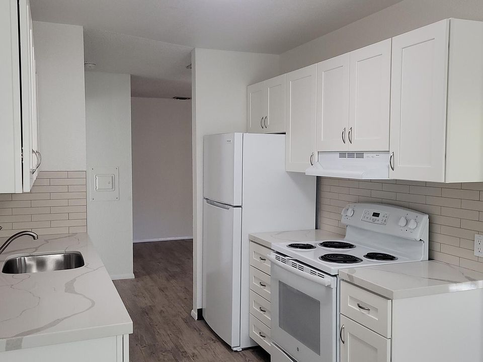 Remodeled kitchen, new cabinets, backsplash