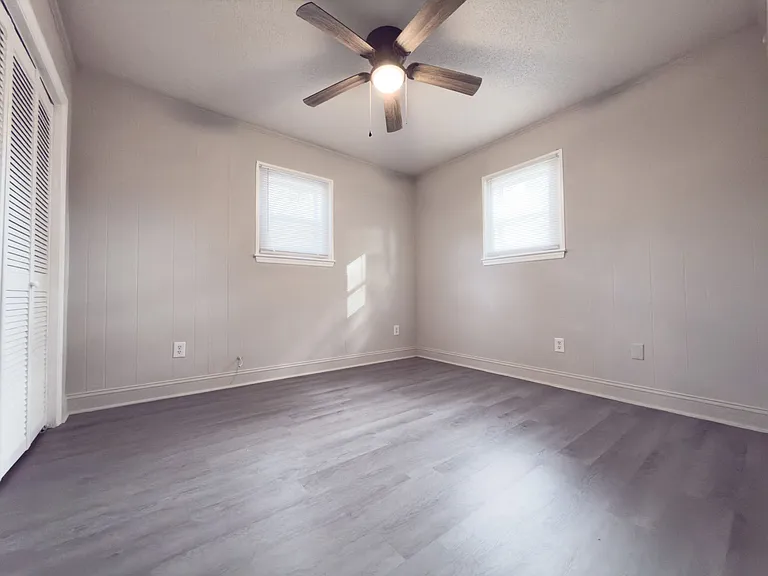 836 White Oak Dr — Photo 15