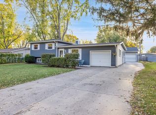 43 Hampton Rd, Montgomery, IL 60538