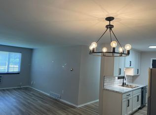 725 Princeton Ct, Hartland, WI 53029