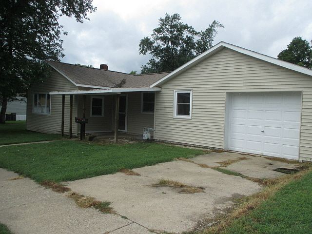 1st image of 520 E Lamotte St