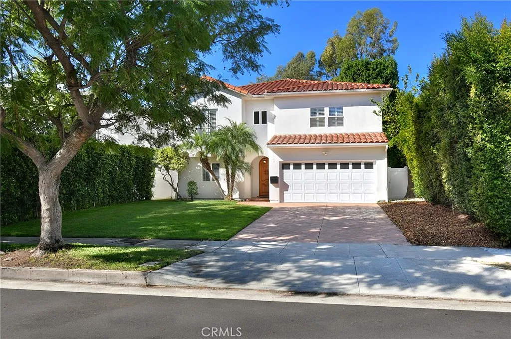 5 bed, 4.5 bath, 3696 sqft, $11,950 — Photo 1