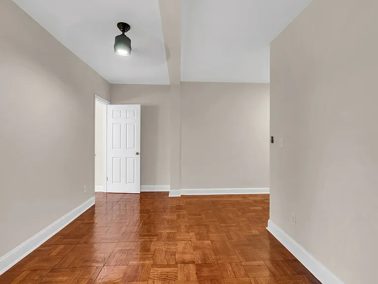 430 Missouri Ave N #W — Photo 14