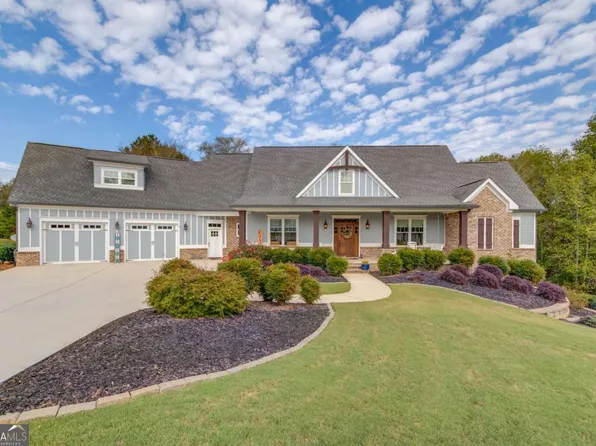 617 Skyland Dr, Hoschton, GA 30548