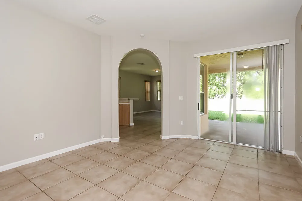 4 bed, 3.0 bath, 2186 sqft, $4,300 — Photo 4