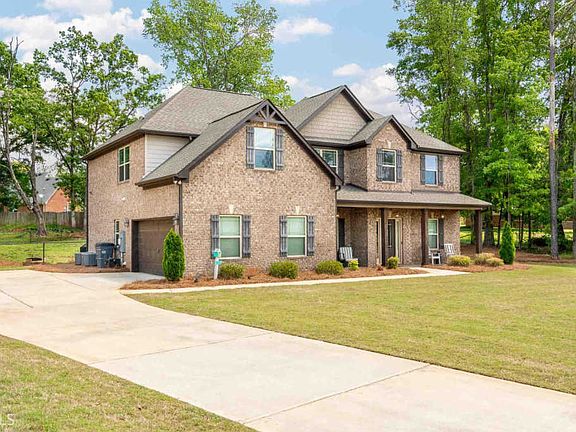 3rd image of 125 Coldwater Creek Dr