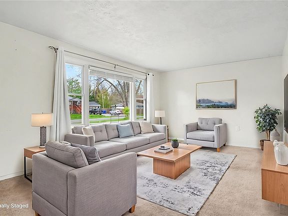 5th image of 154 Burben Way