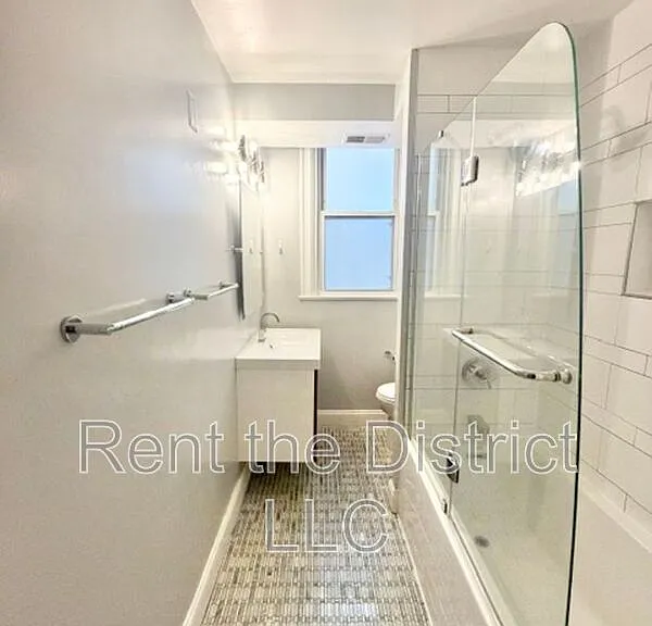 1511 22nd St NW #33 — Photo 8