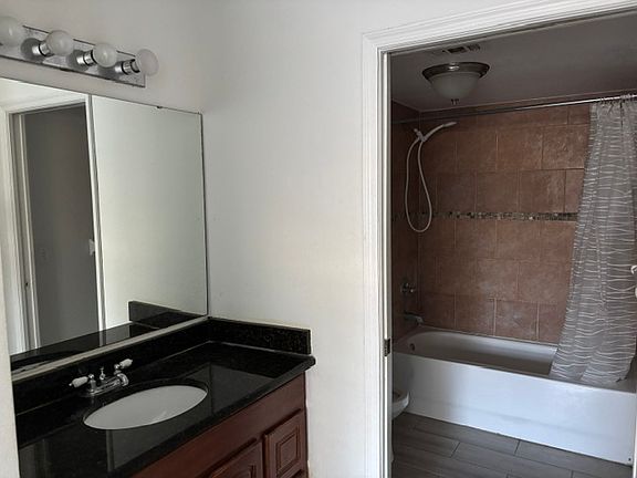 4th image of 13905 Fairway Island Dr APT 1015