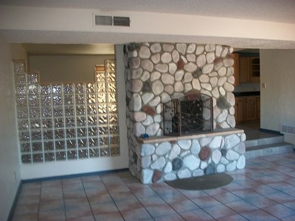 TWO SIDED FIREPLACE