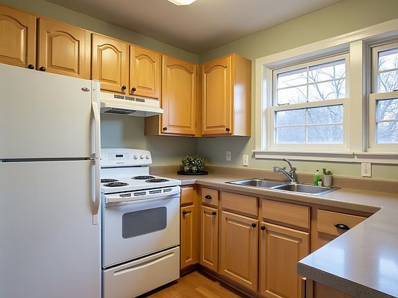 5th image of 2308 1/2 S Kanawha St